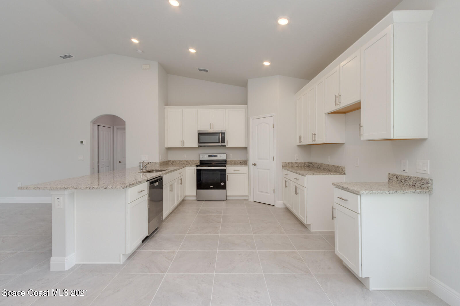1475 Wakefield Road Southeast Palm Bay, FL 32909 - Photo 2 of 52 Wakefield Kitchen