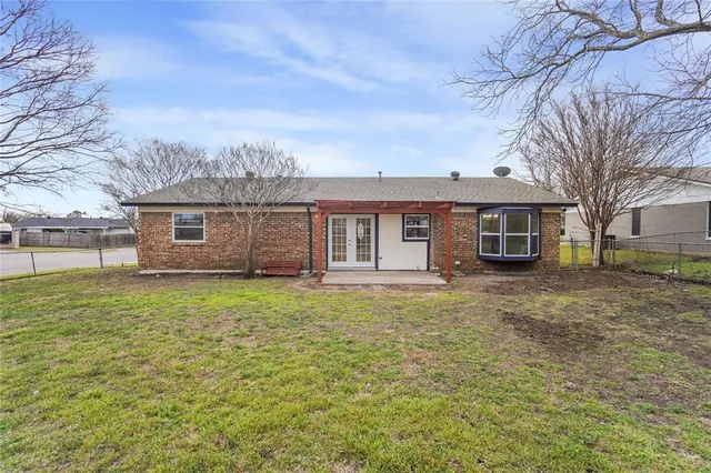 $2,350 | 245 Malone Avenue, Crowley, TX 76036