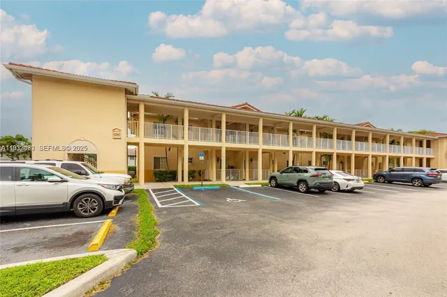 $2,650 | 6990 Northwest 179th Street, Unit 2012, Hialeah, FL 33015