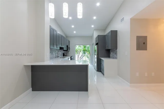 $2,650 | 6990 Northwest 179th Street, Unit 2012, Hialeah, FL 33015