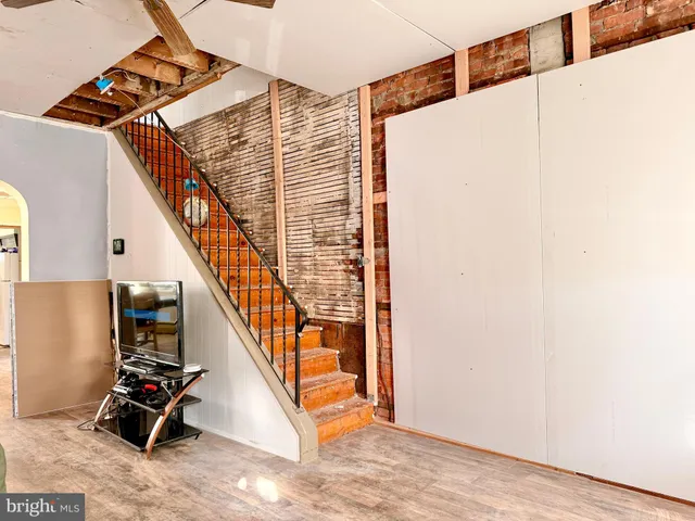 $270,000 | 139 South Sussex Street, Gloucester City, NJ 08030