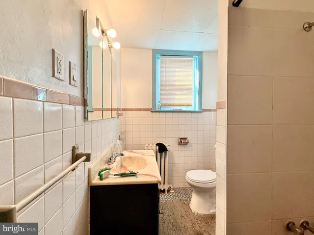 $270,000 | 139 South Sussex Street, Gloucester City, NJ 08030