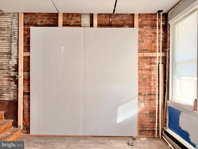 $270,000 | 139 South Sussex Street, Gloucester City, NJ 08030