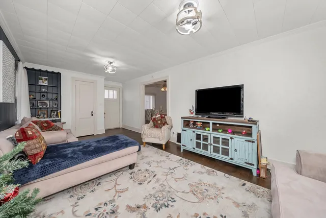 $415,000 | 6514 Sinclair Avenue, Berwyn, IL 60402