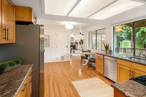 $998,000 | 20106 96th Avenue Northeast, Bothell, WA 98011