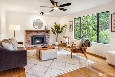 $998,000 | 20106 96th Avenue Northeast, Bothell, WA 98011