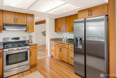 $998,000 | 20106 96th Avenue Northeast, Bothell, WA 98011