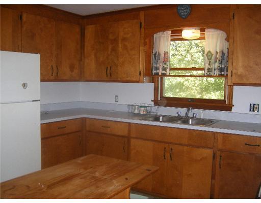 1069 Genthner Road Waldoboro, ME 04572 - Photo 3 of 12 Kitchen.