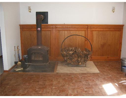 1069 Genthner Road Waldoboro, ME 04572 - Photo 5 of 12 Living Room.