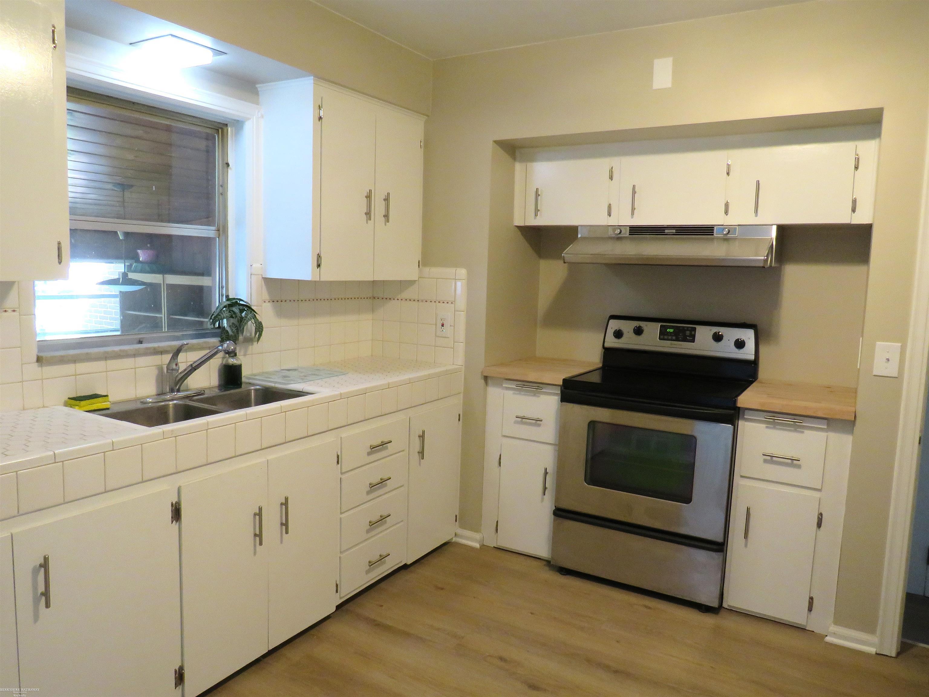 42501 Utica Road Sterling Heights, MI 48314 - Photo 7 of 17
