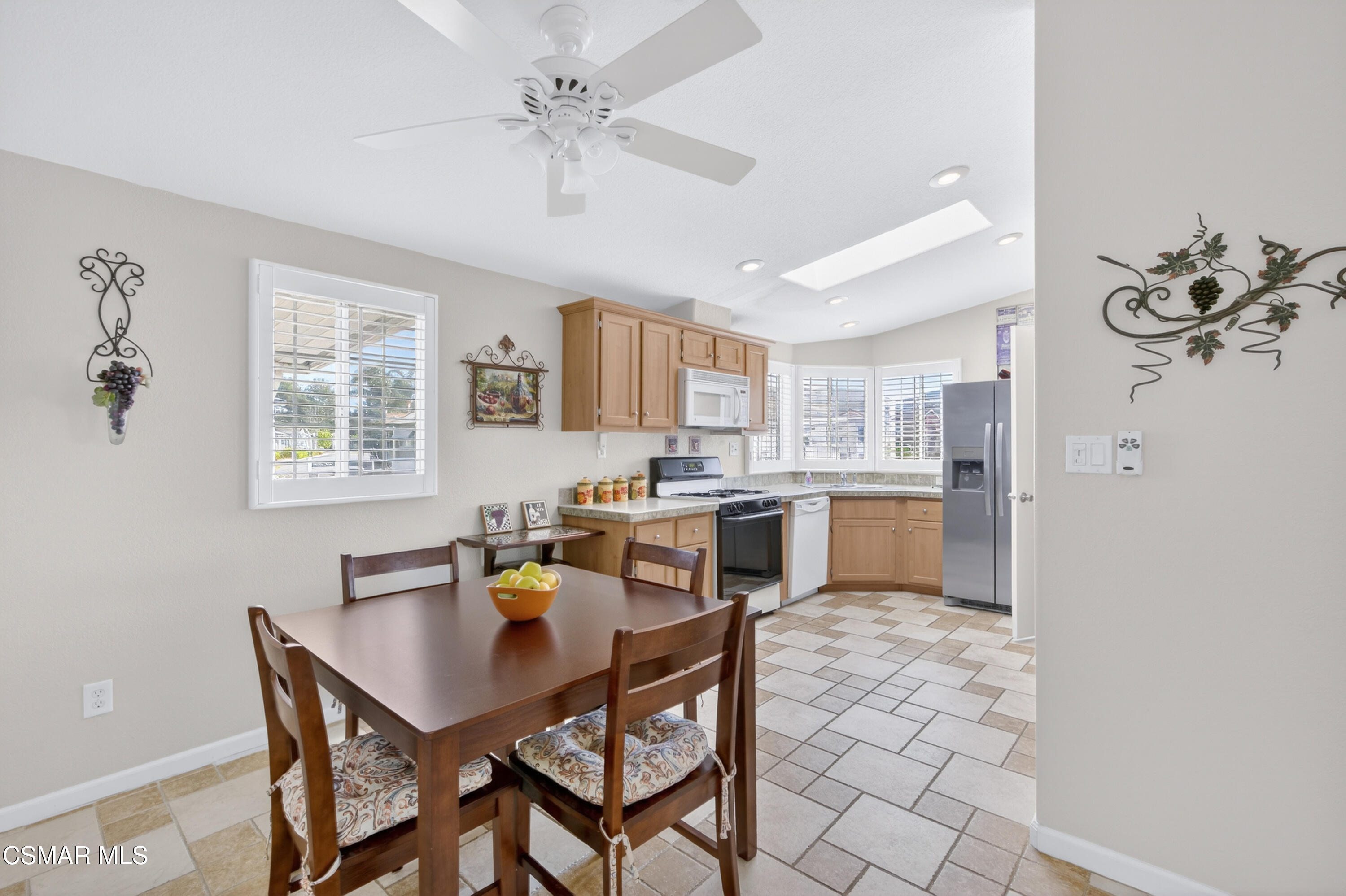 195 Tierra Rejada Road, Unit 60 Simi Valley, CA 93065 - Photo 6 of 25 _DSC0283