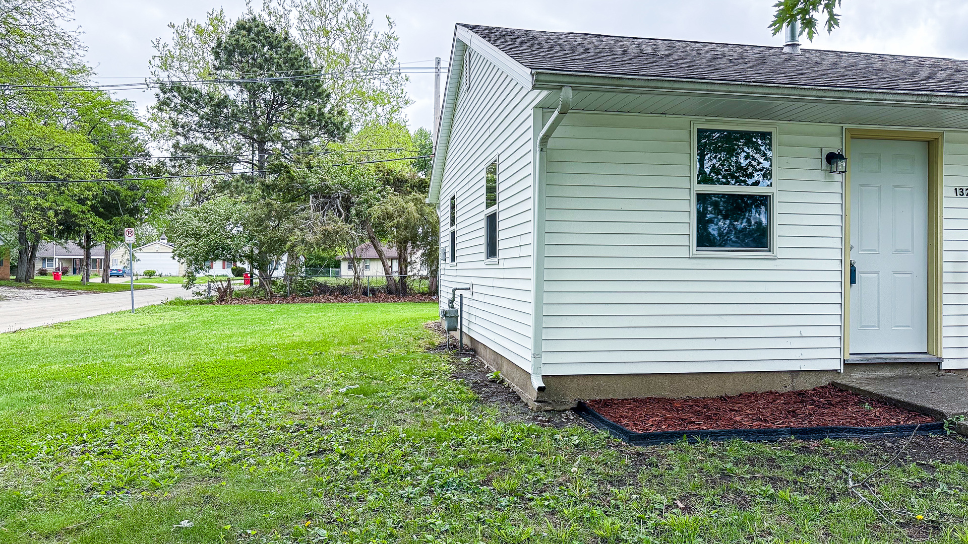 1320 Hedge Road Champaign, IL 61821 - Photo 4 of 35 Gallery Image 4