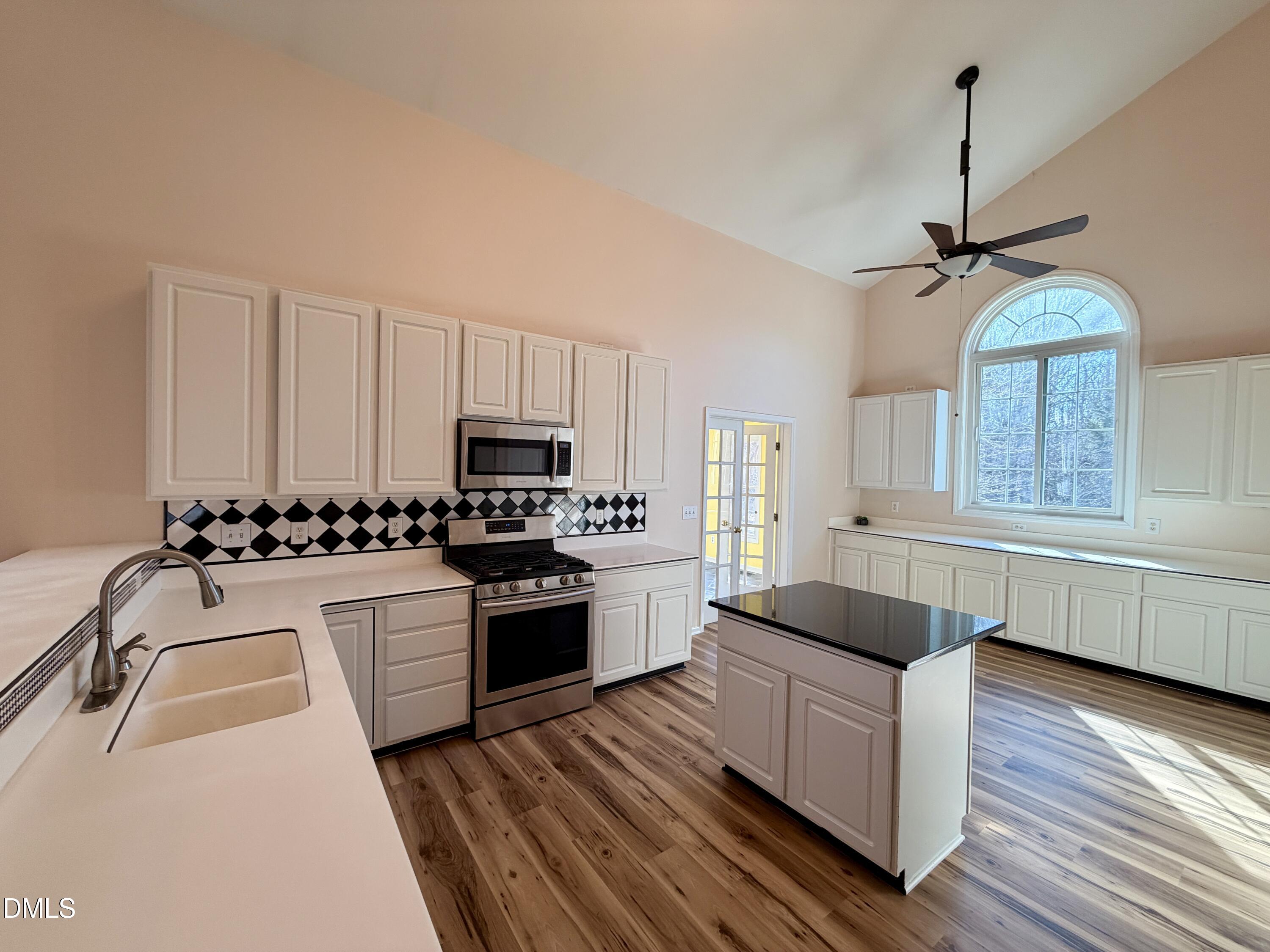 13112 Elmleaf Court Raleigh, NC 27614 - Photo 4 of 21 IMG_0637