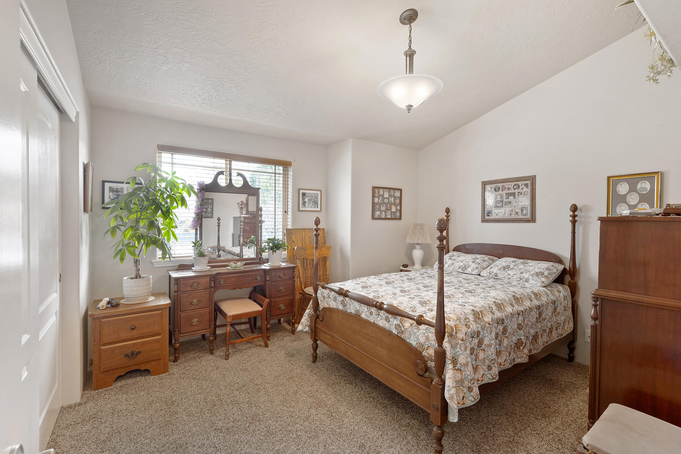 1507 West Harbeck Road Grants Pass, OR 97527 - Photo 19 of 27 0R1A6334