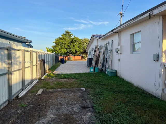 $5,500 | 3520 Southwest 104th Avenue, Miami, FL 33165