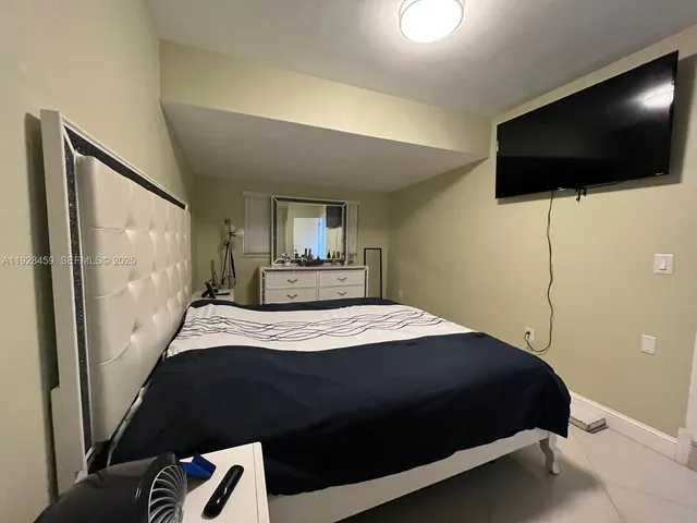 $5,500 | 3520 Southwest 104th Avenue, Miami, FL 33165