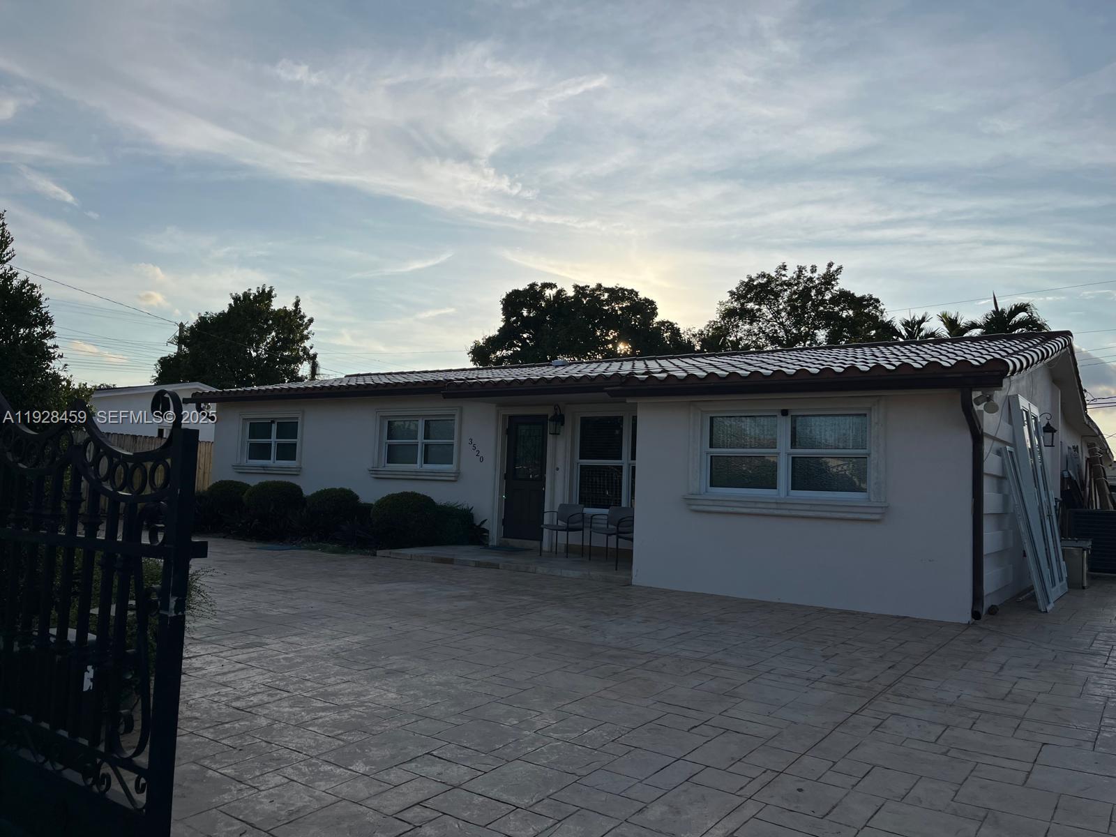 3520 Southwest 104th Avenue Miami, FL 33165 - Photo 3 of 38 a view of a house