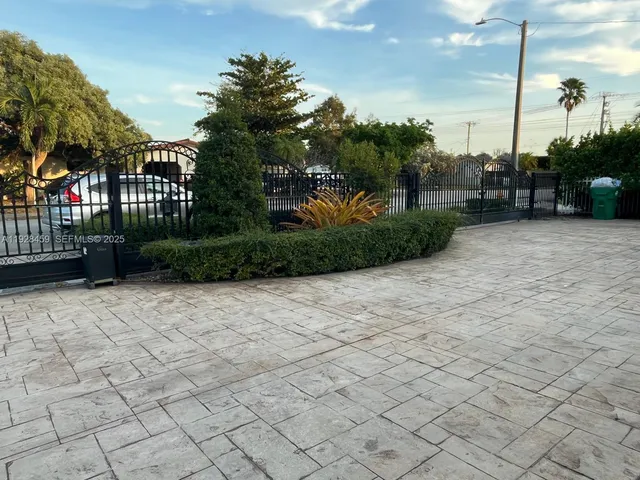 $5,500 | 3520 Southwest 104th Avenue, Miami, FL 33165