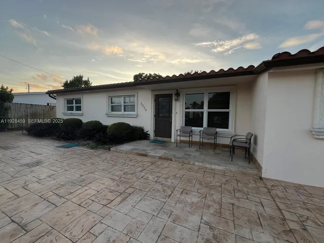 $5,500 | 3520 Southwest 104th Avenue, Miami, FL 33165
