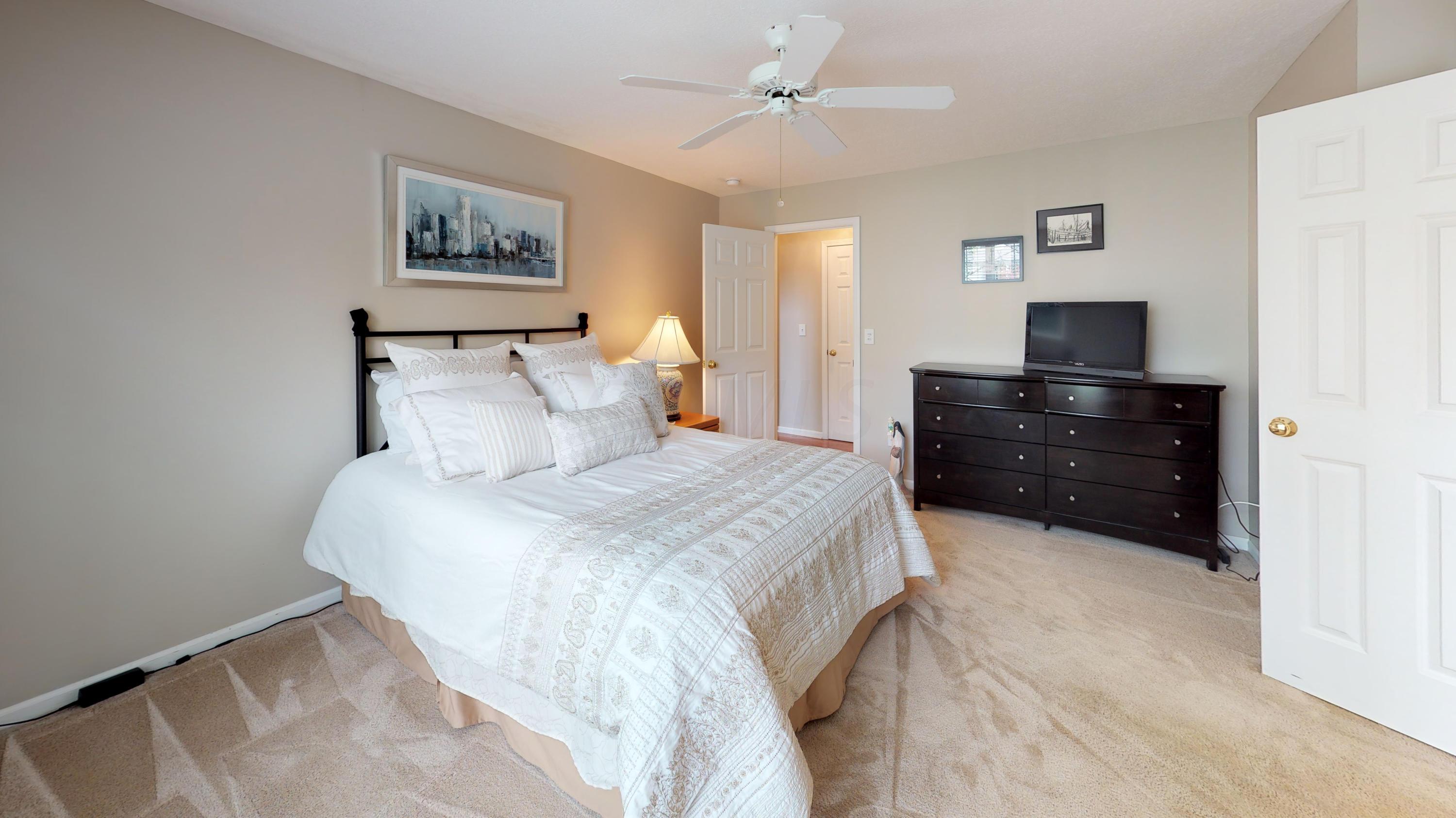 332 Sycamore Ridge Way Columbus, OH 43230 - Photo 4 of 22 Gallery Image 4