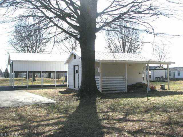 906 Knowles Road Reidsville, NC 27320 - Photo 4 of 9 Other. Building & Carport