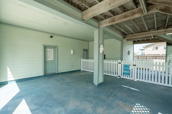 a view of a livingroom with porch
