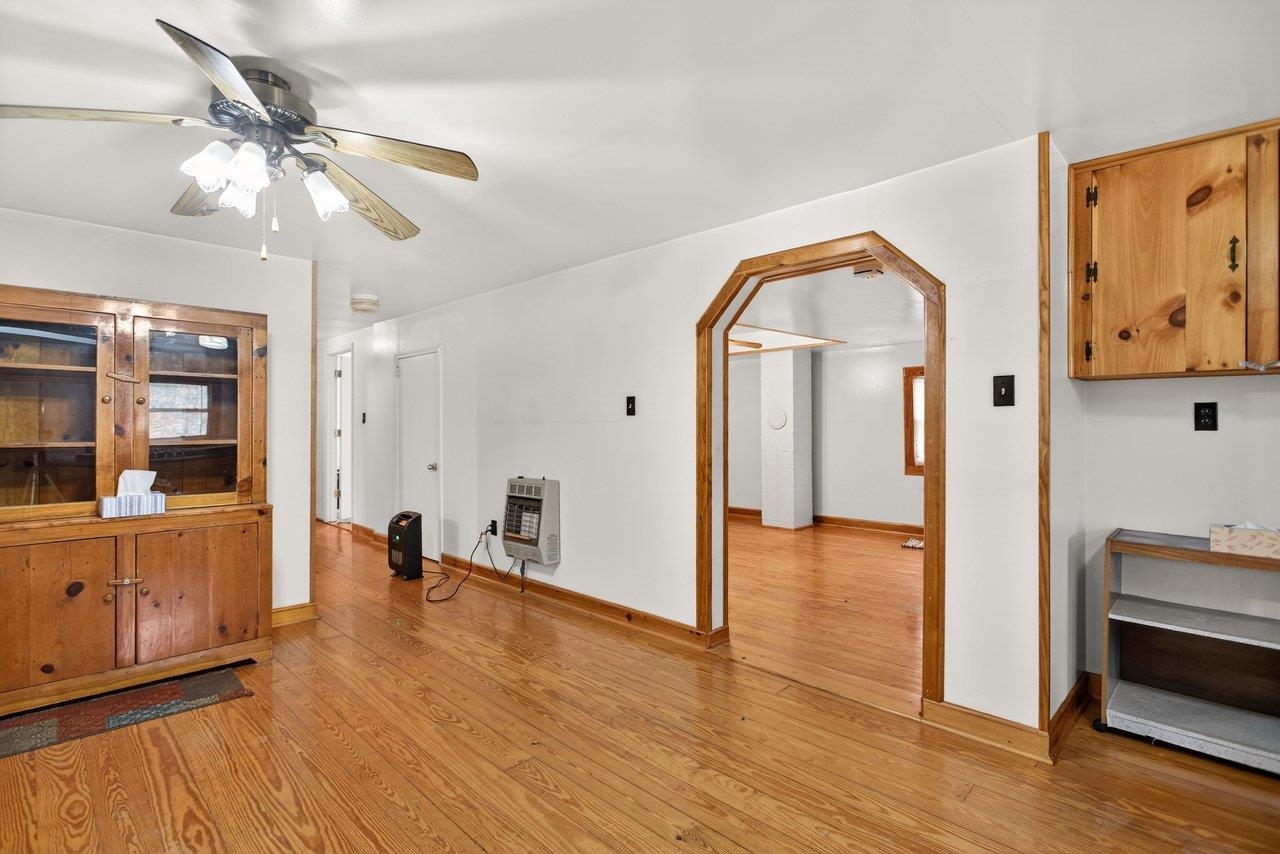 10677 Allman Road Dayton, VA 22821 - Photo 14 of 57 a view of a living room