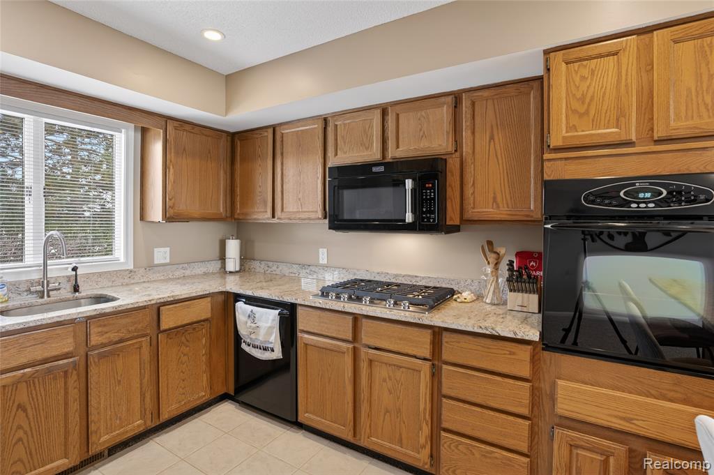 1715 River Road, Unit 77 St. Clair, MI 48079 - Photo 17 of 59