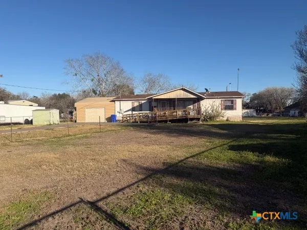 $99,000 | 811 Cadwell Street, Yoakum, TX 77995