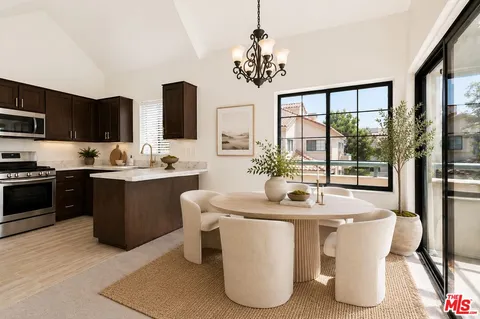 $460,000 | 18129 Erik Court, Unit 328, Canyon Country, CA 91387