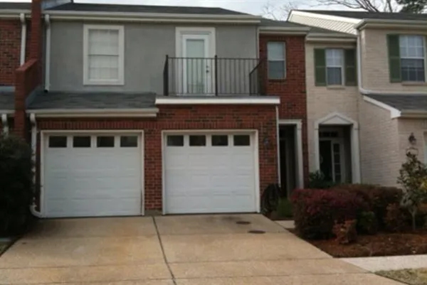 $3,000 | 1018 Old Metairie Place, Metairie, LA 70001