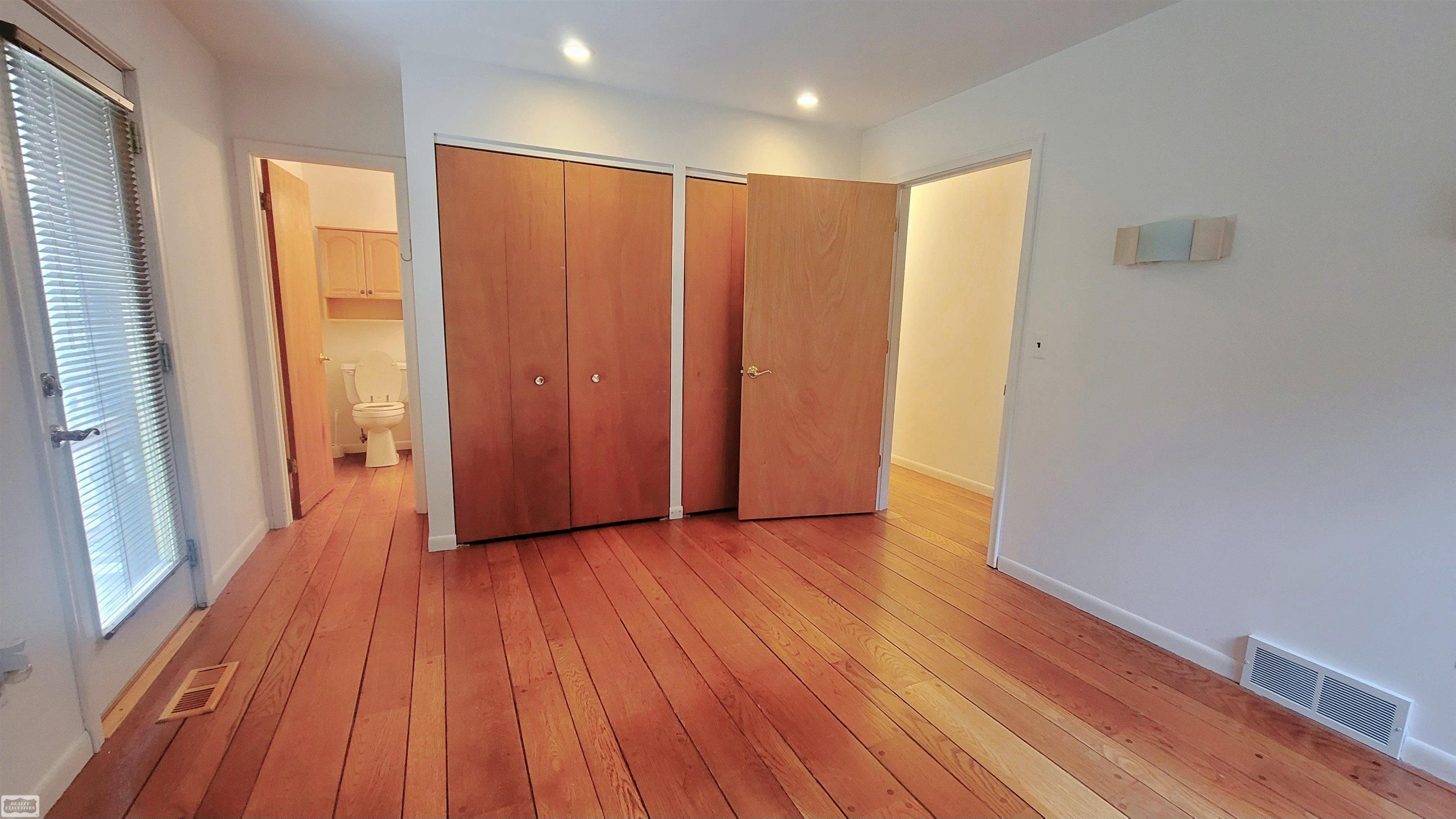 3307 Spring Meadow Drive Rochester, MI 48306 - Photo 8 of 18 50141228-ea53e8b2-8d9a-4dff-a4c1-dc36c223efd1.JPG