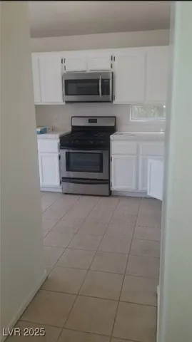 $2,000 | 5027 Vista Del Rio Way, North Las Vegas, NV 89031