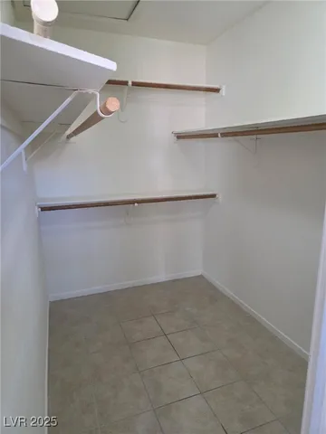 $2,000 | 5027 Vista Del Rio Way, North Las Vegas, NV 89031