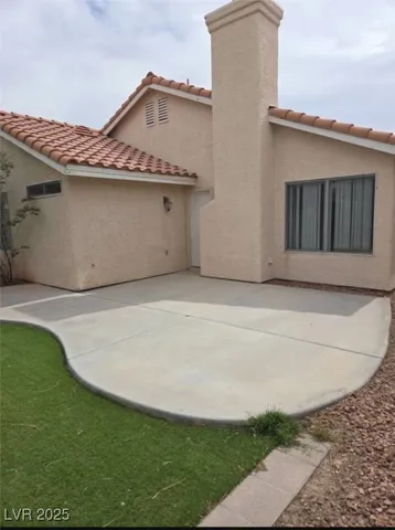 $2,000 | 5027 Vista Del Rio Way, North Las Vegas, NV 89031