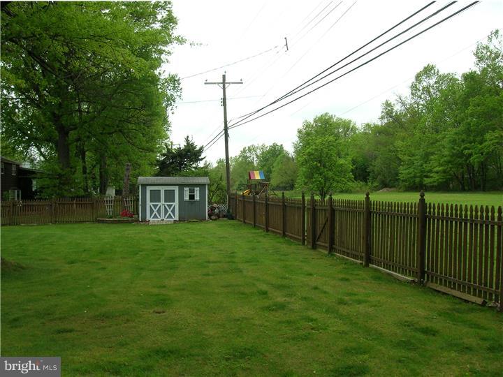 332 Upper Valley Road North Wales, PA 19454 - Photo 22 of 23 Back Yard