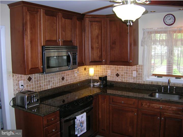 332 Upper Valley Road North Wales, PA 19454 - Photo 6 of 23 Kitchen