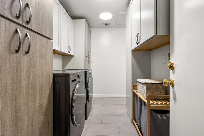 2549 Morley Way Sacramento, CA 95864 - Photo 35 of 44 a utility room with dryer and washer