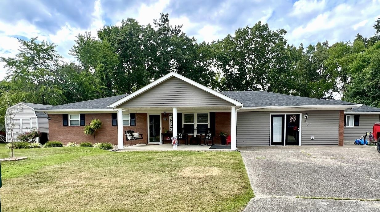 327 West Forestdale Road Ashland, KY 41102 - Photo 2 of 26