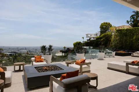 $68,000,000 | 9330 Flicker Way, Los Angeles, CA 90069