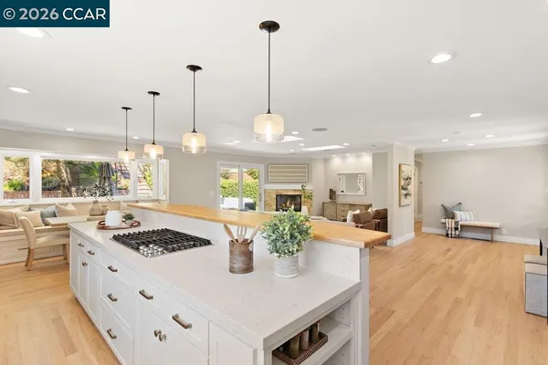 $1,595,000 | 7 Whitehall Drive, Orinda, CA 94563