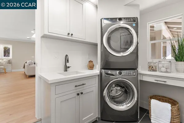 $1,595,000 | 7 Whitehall Drive, Orinda, CA 94563