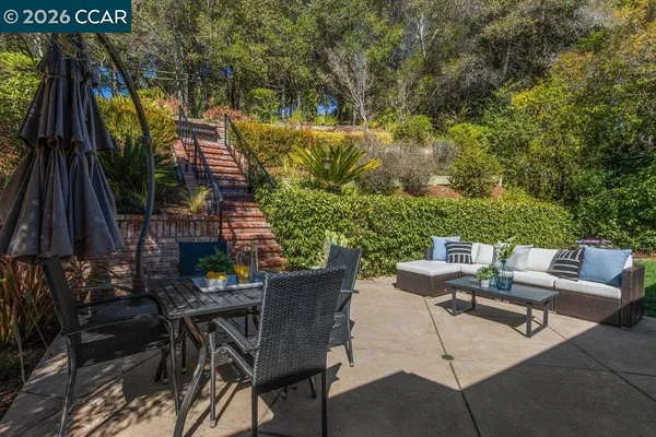 $1,595,000 | 7 Whitehall Drive, Orinda, CA 94563