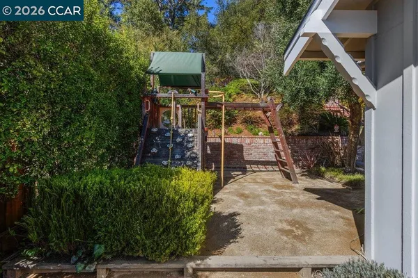 $1,595,000 | 7 Whitehall Drive, Orinda, CA 94563