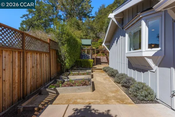 $1,595,000 | 7 Whitehall Drive, Orinda, CA 94563