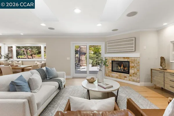 $1,595,000 | 7 Whitehall Drive, Orinda, CA 94563