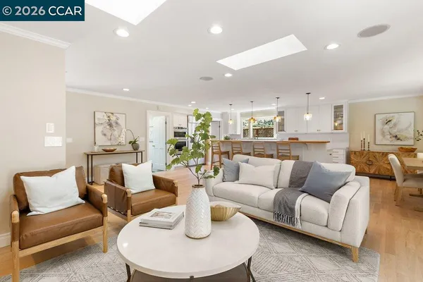 $1,595,000 | 7 Whitehall Drive, Orinda, CA 94563