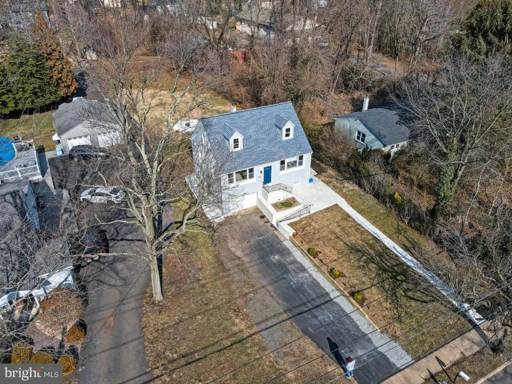 126 Flock Road Hamilton, NJ 08619 - Photo 3 of 32 Gallery Image 3