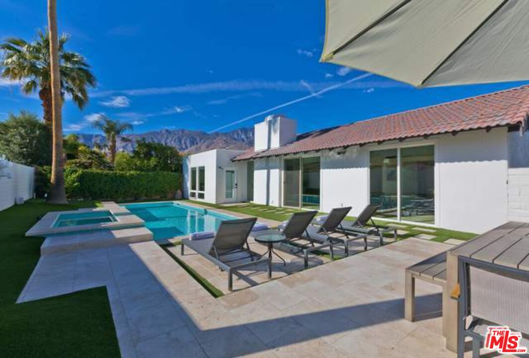 3545 Ridgeview Circle North Palm Springs, CA 92264 - Photo 2 of 22