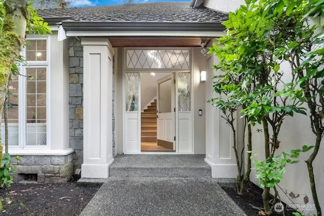 a view of a entryway door of the house